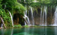Beautiful Nature Wallpaper Big Size #04 with Waterfall in River