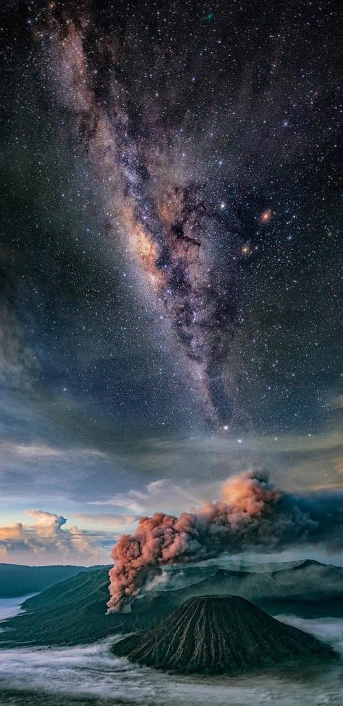 Samsung Galaxy Note8 background with Picture of Galaxies over Mountains