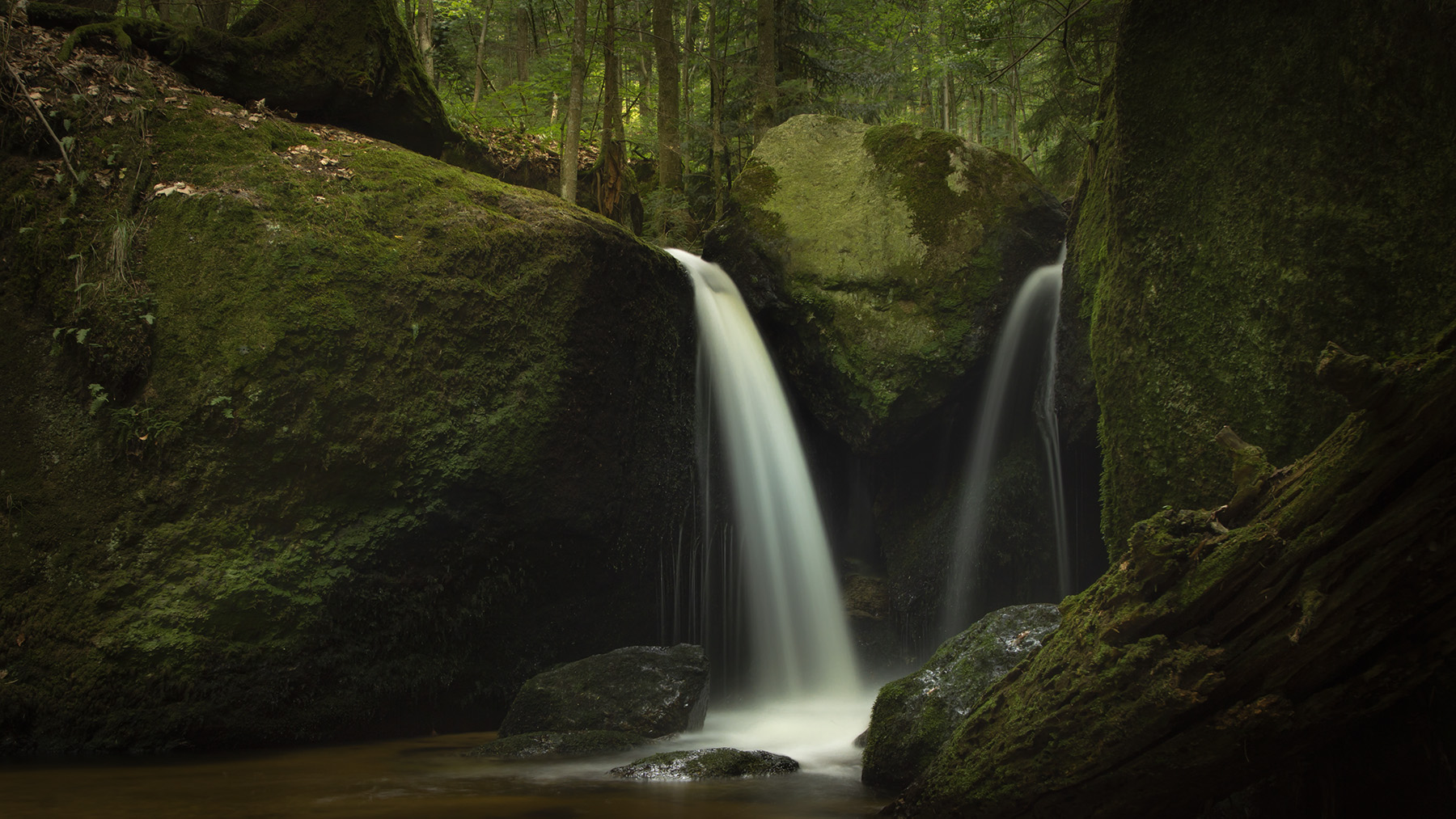 Beautiful Nature Wallpaper With Picture Of Waterfalls In Ysperklamm