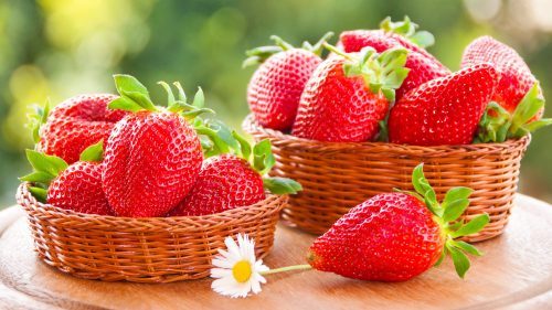 High Definition Desktop Wallpapers with Fresh Strawberry Fruit Picture